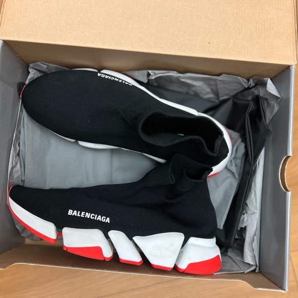 Speed 2.0 Sneaker in black recycled knit, white and red sole unit - Picture 11 of 14